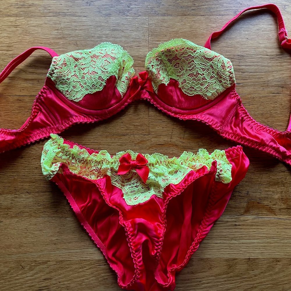 Agent Provocateur Silk Bra + Underwear SET